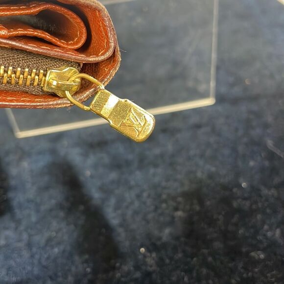Louis Vuiton Compact Zippe Wallet - Picture 4 of 7
